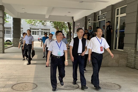 在8月31日国家统一法律职业资格客观题考试开考日当天，江苏省副省长刘旸、江苏省政府副秘书长、办公厅主任谢润盛、司法部公共法律服务管理局副局长孙春英、省厅柳玉祥厅长、高建新书记等领导，在副市长孙建友、市政府副秘书长王少华、市局黄永祥局长的陪同下巡察了学校考点