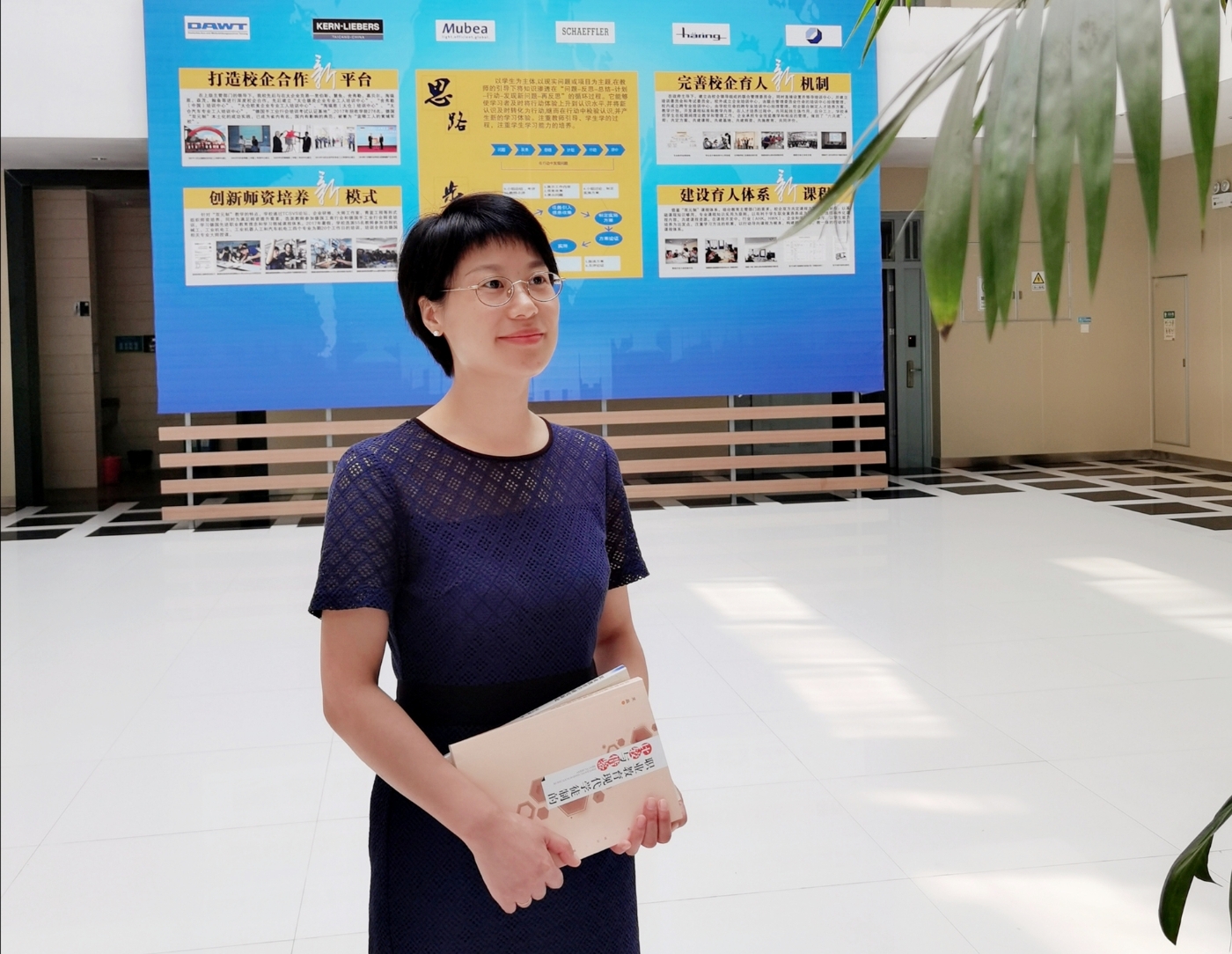 序号5_殷利_培养对象生活照-横版_横板