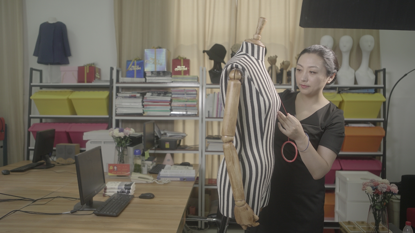 序号14_施捷_培养对象生活照-横版_设计师简介照片1