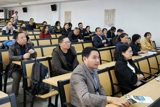 家长们对中澳班表现出了极大的兴趣 家长们对中澳班表现出了极大的兴趣