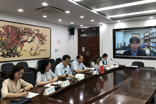 儿童家族学朴友澈学科长也就大家所关注的专业课程设置及后期的课程安排进行了详细的说明 儿童家族学朴友澈学科长也就大家所关注的专业课程设置及后期的课程安排进行了详细的说明