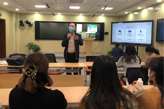 学校开展了教学大赛信息化设备和系统使用的专项培训 学校开展了教学大赛信息化设备和系统使用的专项培训